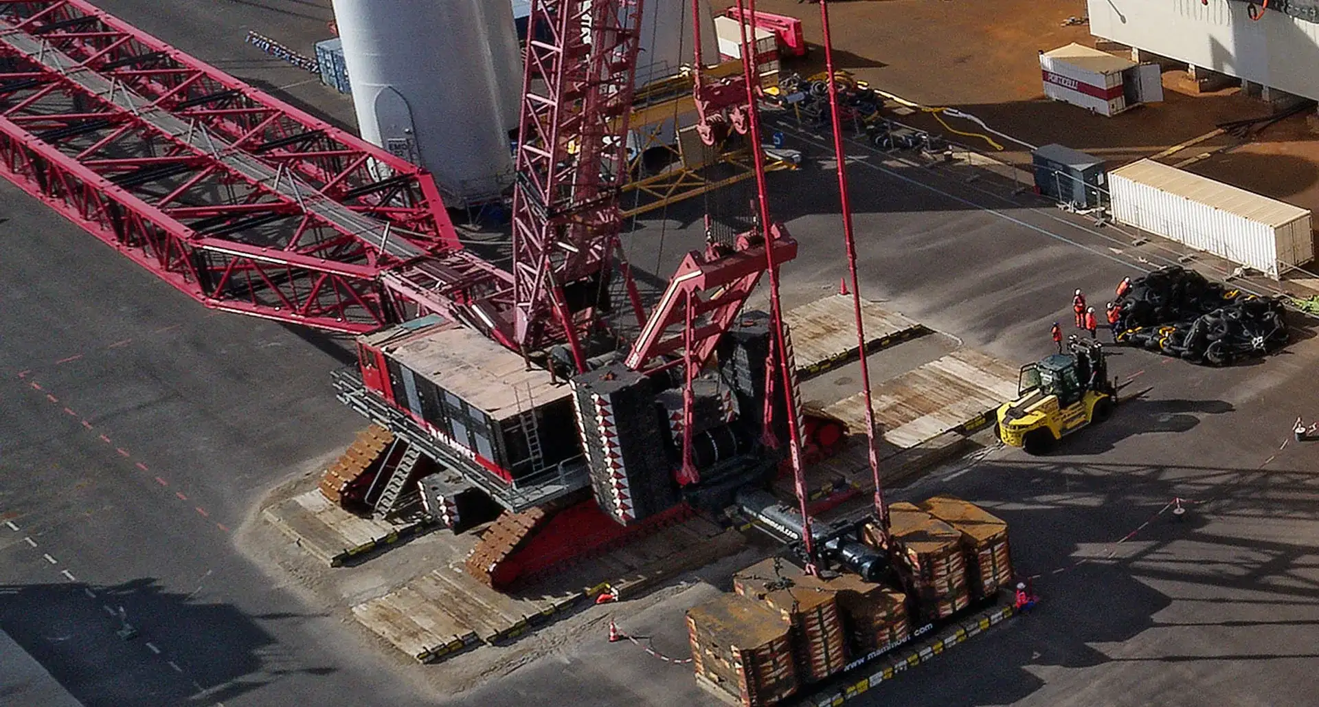 Mise à quai d'un flotteur ARCHIMED à Port-la-Nouvelle
